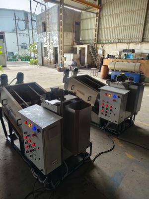 whirler_wsp202_screw_press_dual_setup.jpg
