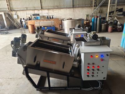 whirler_wsp202_screw_press_side_angle.jpg